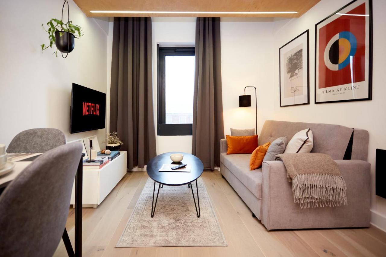Luxury New Built Split-Level Flat With Rooftop Gardens Access Manchester Buitenkant foto